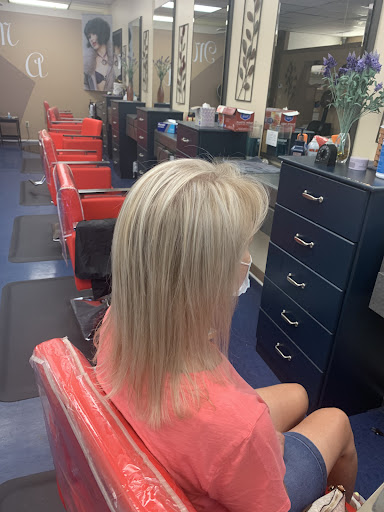 Hair Salon «Mane Attraction Hair Salon», reviews and photos, 1236 County Rd 1, Dunedin, FL 34698, USA