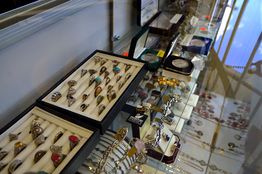 Pawn Shop «American Pawn», reviews and photos, 10045 Belvedere Rd, Royal Palm Beach, FL 33411, USA