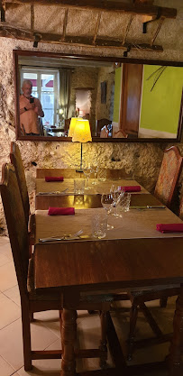 Atmosphère du Restaurant de spécialités provençales La Farigoulette à Fayence - n°5