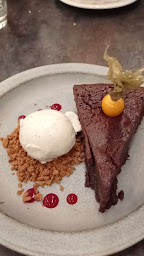 Photo n°45 de L'arbre Blanc à Pontoise ()