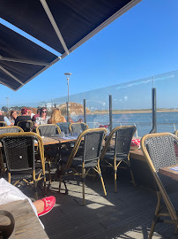 Atmosphère du Restaurant Les Pieds Dans l'Eau à Guidel - n°3