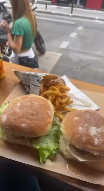 Plats et boissons du Restaurant de hamburgers Mangez et cassez-vous à Paris - n°8