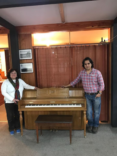 Opiniones de Pianos al Sur del Mundo en Padre Las Casas - Tienda de instrumentos musicales