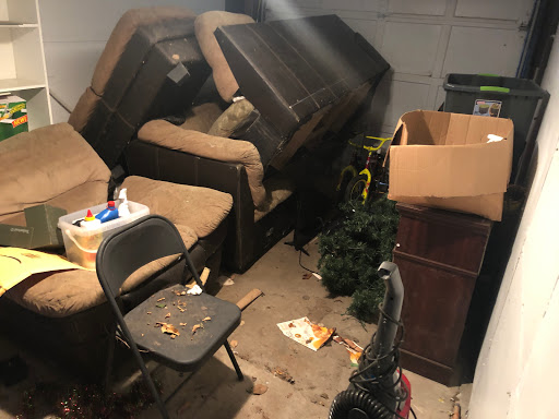 Moving Company «College Hunks Hauling Junk and Moving», reviews and photos, 700 E Park Ave, Libertyville, IL 60048, USA