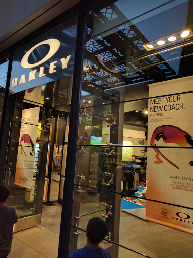 Sunglasses Store «Oakley Store», reviews and photos, 654 Spectrum Center Dr, Irvine, CA 92618, USA