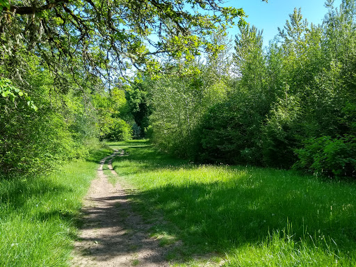 E Woodland Trail