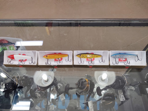 Sporting Goods Store «Half Hitch-Panama City Beach», reviews and photos, 2206 Thomas Dr, Panama City, FL 32408, USA