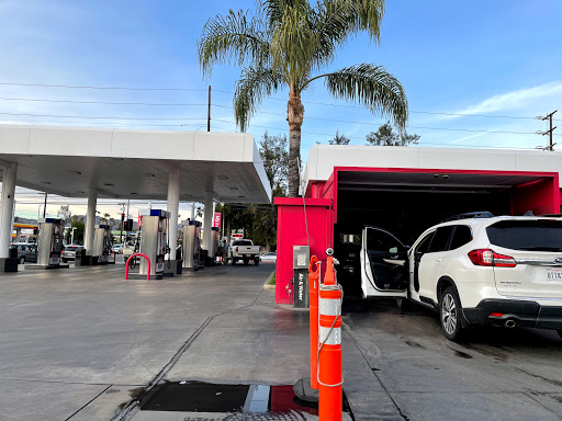 Car Wash «Red Carpet Car Wash», reviews and photos, 6760 Topanga Canyon Blvd, Canoga Park, CA 91303, USA