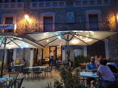 Bar Restaurant l,Escola - Plaça de l, Església, 1, 17120 La Pera, Girona, Spain