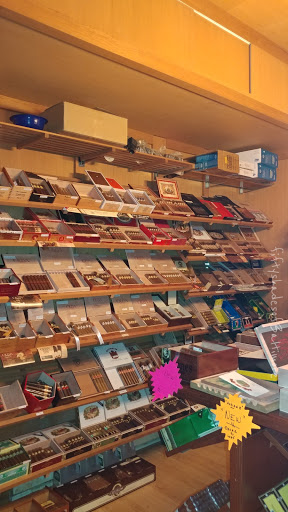 Tobacco Shop «Oakleigh Beach Tobacco», reviews and photos, 702 Wise Ave, Dundalk, MD 21222, USA