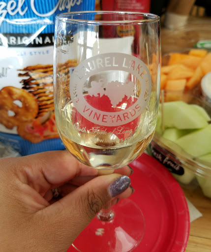 Winery «Laurel Lake Vineyards», reviews and photos, 3165 Main Rd, Laurel, NY 11948, USA