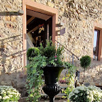 Photo n°1 de l'avis de Petra.t fait le 28/09/2023 à 07:51 sur le  Graues Haus - Ältestes Steinhaus in Deutschland à Oestrich-Winkel