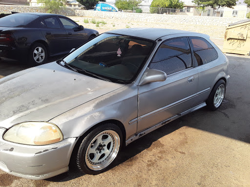 Doniphan Car Wash en El Paso