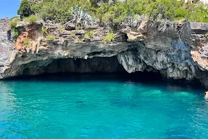 Grotta del Leone image