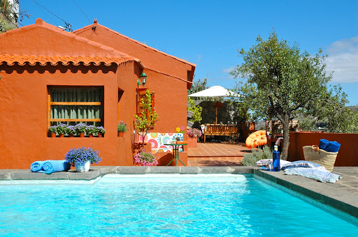 Tres Almendros - Villa with Private Pool for Honeymooners