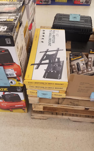 Hardware Store «Harbor Freight Tools», reviews and photos, 15800 SE McLoughlin Blvd, Milwaukie, OR 97267, USA