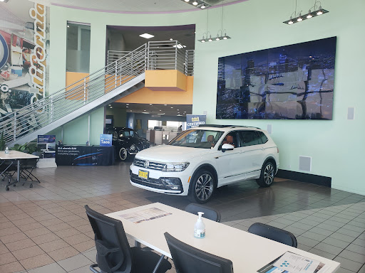 Volkswagen Dealer «Capitol Volkswagen», reviews and photos, 911 Capitol Expressway Auto Mall A, San Jose, CA 95136, USA