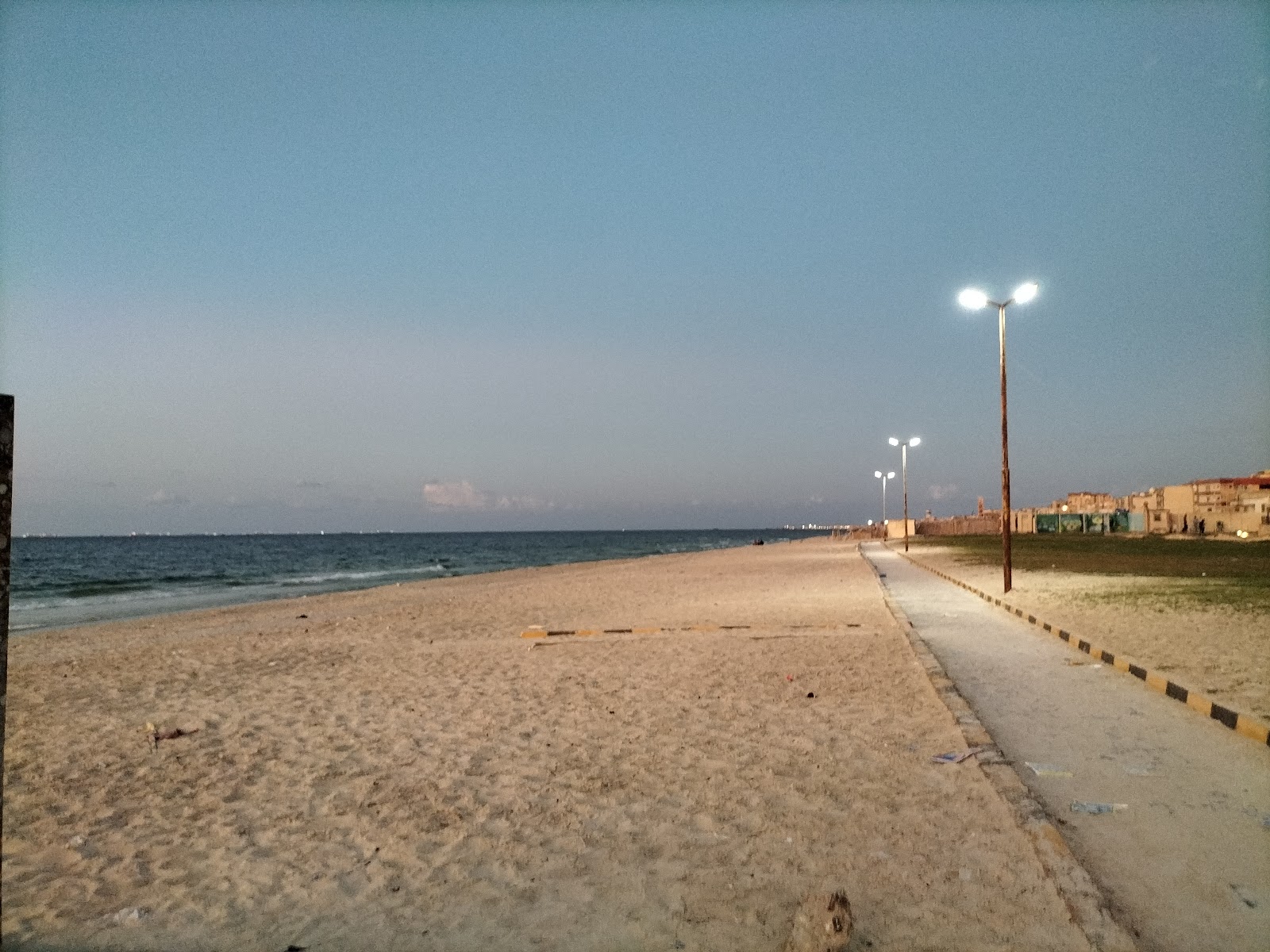Valokuva El Nakheel Beachista. puhtaustasolla korkea