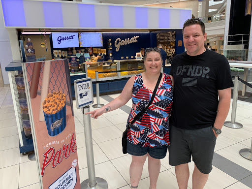 Popcorn Store «Garrett Popcorn Shops», reviews and photos, 5 Woodfield Mall, Schaumburg, IL 60173, USA