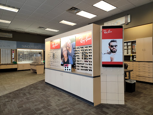 Eye Care Center «Eyeglass World», reviews and photos, 30323 US Hwy 19 N B, Clearwater, FL 33761, USA