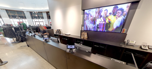 Sporting Goods Store «adidas Outlet Store Woodburn», reviews and photos, 1001 N Arney Rd Ste 400, Woodburn, OR 97071, USA