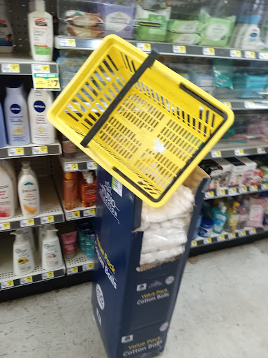 Shopping Mall «Village Square Shopping Center», reviews and photos, 2800 Recker Hwy, Winter Haven, FL 33880, USA