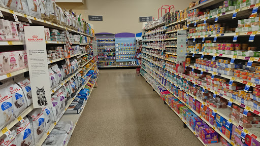 Pet Supply Store «PetSmart», reviews and photos, 1505 11th Ave NW, Issaquah, WA 98027, USA