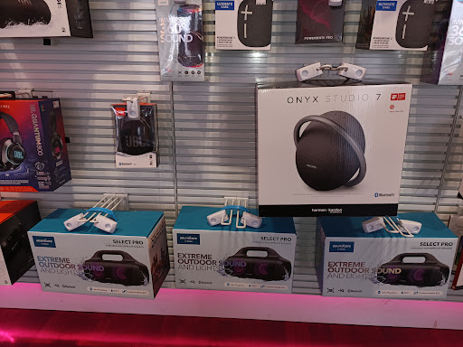 Cell Phone Store «T-Mobile», reviews and photos, 8237 W Ridgewood Dr, Parma, OH 44129, USA