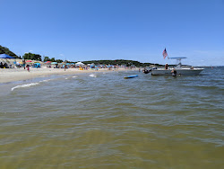 Foto di Meschutt Beach - luogo popolare tra gli intenditori del relax