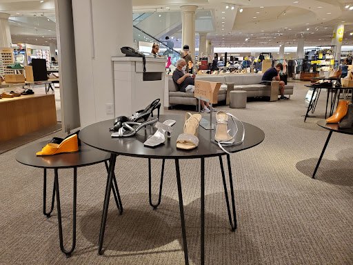 Shopping Mall «Westfield Topanga», reviews and photos, 6600 Topanga Canyon Blvd, Canoga Park, CA 91303, USA