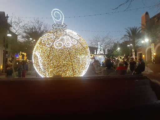 Shopping Mall «Scottsdale Waterfront», reviews and photos, 7135 E Camelback Rd #165, Scottsdale, AZ 85251, USA