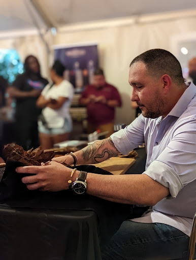 Tobacco Shop «Up Down Cigar», reviews and photos, 1550 N Wells St, Chicago, IL 60610, USA