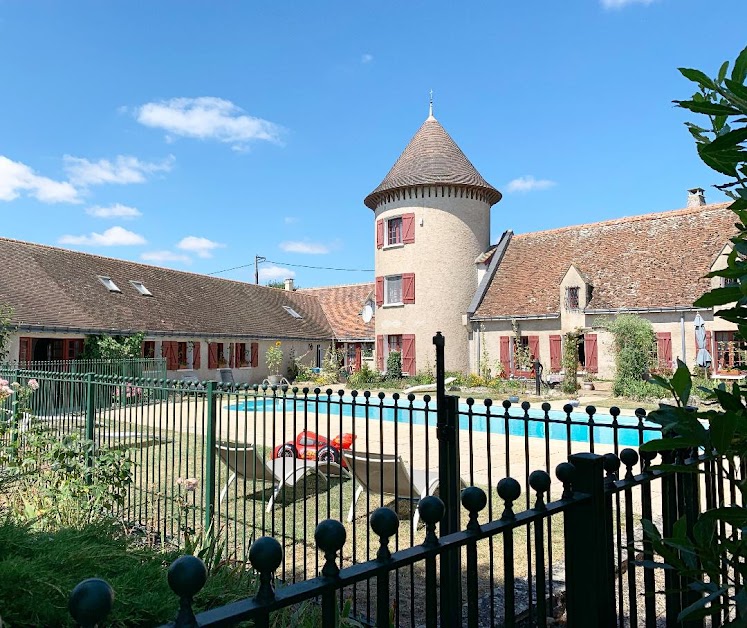 Child Friendly Gite with swimming pool, wifi internet and private garden near Chinon, Loire Valley à Panzoult (Indre-et-Loire 37)