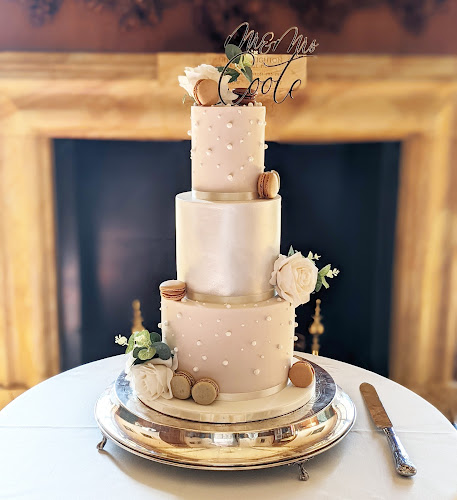 Rose Cake Design | Wedding and birthday cakes and cupcakes | Bedfordshire - Bedford