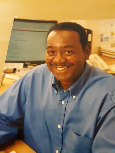 Barber Shop «Handsome Barber Shop», reviews and photos, 2701 N Teutonia Ave, Milwaukee, WI 53206, USA