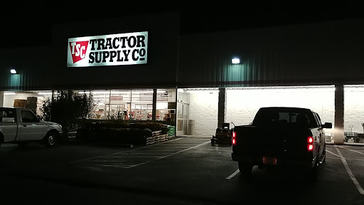 Home Improvement Store «Tractor Supply Co.», reviews and photos, 1075 S Main St, Franklin, KY 42134, USA