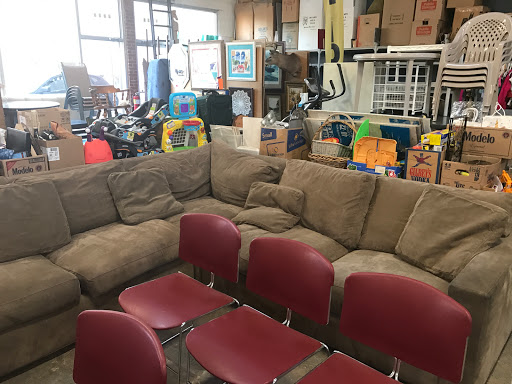 Auction House «RPN Sales & Auction House», reviews and photos, 4451 N Milwaukee Ave, Chicago, IL 60630, USA