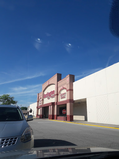 Clothing Store «Burlington Coat Factory», reviews and photos, 1555 S Lake St, Mundelein, IL 60060, USA