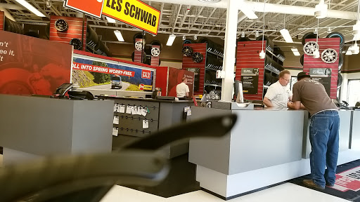Tire Shop «Les Schwab Tire Center», reviews and photos, 610 E North Bend Way, North Bend, WA 98045, USA