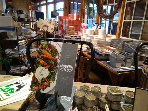 Shopping Mall «Tannery Shopping Center», reviews and photos, 50 Water St, Newburyport, MA 01950, USA