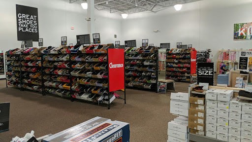 Shoe Store «DSW Designer Shoe Warehouse», reviews and photos, 290 Mid Rivers Center, St Peters, MO 63376, USA