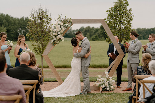 Florist «Bloomtastic Florist», reviews and photos, 2136 Arlington Ave, Columbus, OH 43221, USA