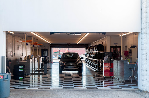 Hyundai Dealer «Oxmoor Hyundai», reviews and photos, 8107 Shelbyville Rd, Louisville, KY 40222, USA