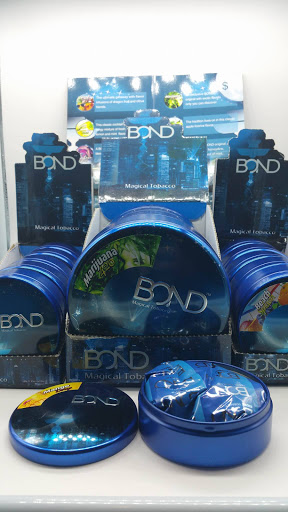 Vaporizer Store «Main Smoke Shop KC | Vape Shop», reviews and photos, 3429 Main St, Kansas City, MO 64111, USA