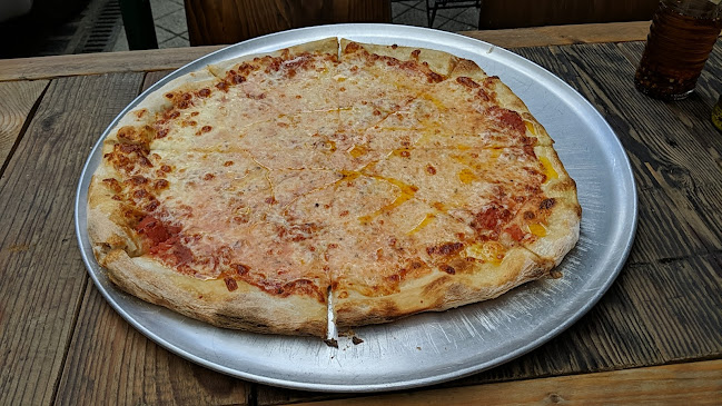 Basilico pizzéria étterem - Pizza