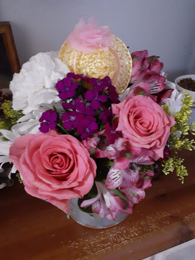 Florist «Flower Basket», reviews and photos, 302 N Lake St, Aurora, IL 60506, USA