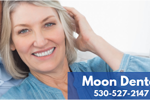 Moon Dental image