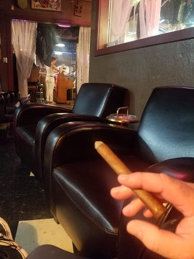 Tobacco Shop «Stogies Cigar Lounge», reviews and photos, 230 W Pine St, Lodi, CA 95240, USA