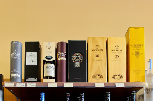 Liquor Store «Portofino Wine Bank», reviews and photos, 500 S. Pointe Dr #110, Miami Beach, FL 33139, USA