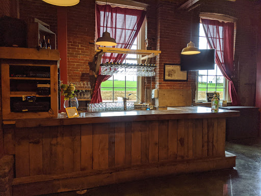 Winery «Stone Cliff Winery», reviews and photos, 600 Star Brewery Drive, Dubuque, IA 52001, USA